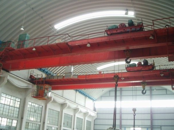 雙梁行車變頻器控制有哪些常用的控制策略和算法？