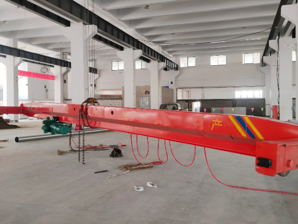 單梁行車接線圖更新后，如何確?，F(xiàn)場操作人員知曉？接線圖更新與操作人員培訓(xùn)策略